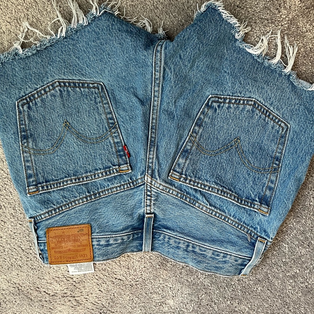 Levi’s size 26 shorts